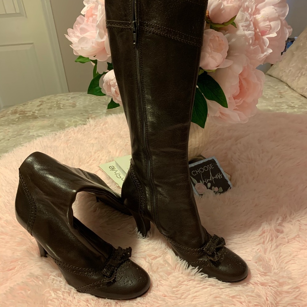 Brown leather Miu Miu boots 4” heel